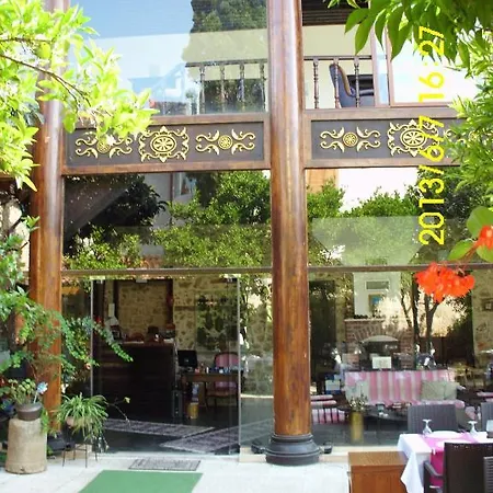 Hotel Perla 3*